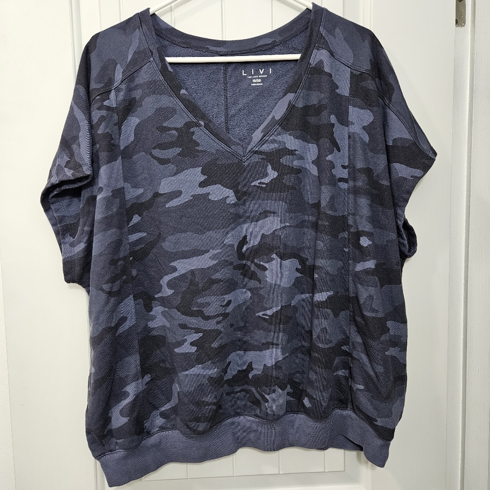 LIVI V-neck Pullover Short Sleeve Sweatshirt Navy Camo Plus Size 18/20